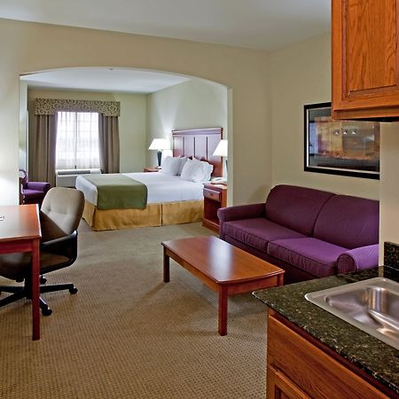 Holiday Inn Express Hotel And Suites Ada By Ihg Rom bilde