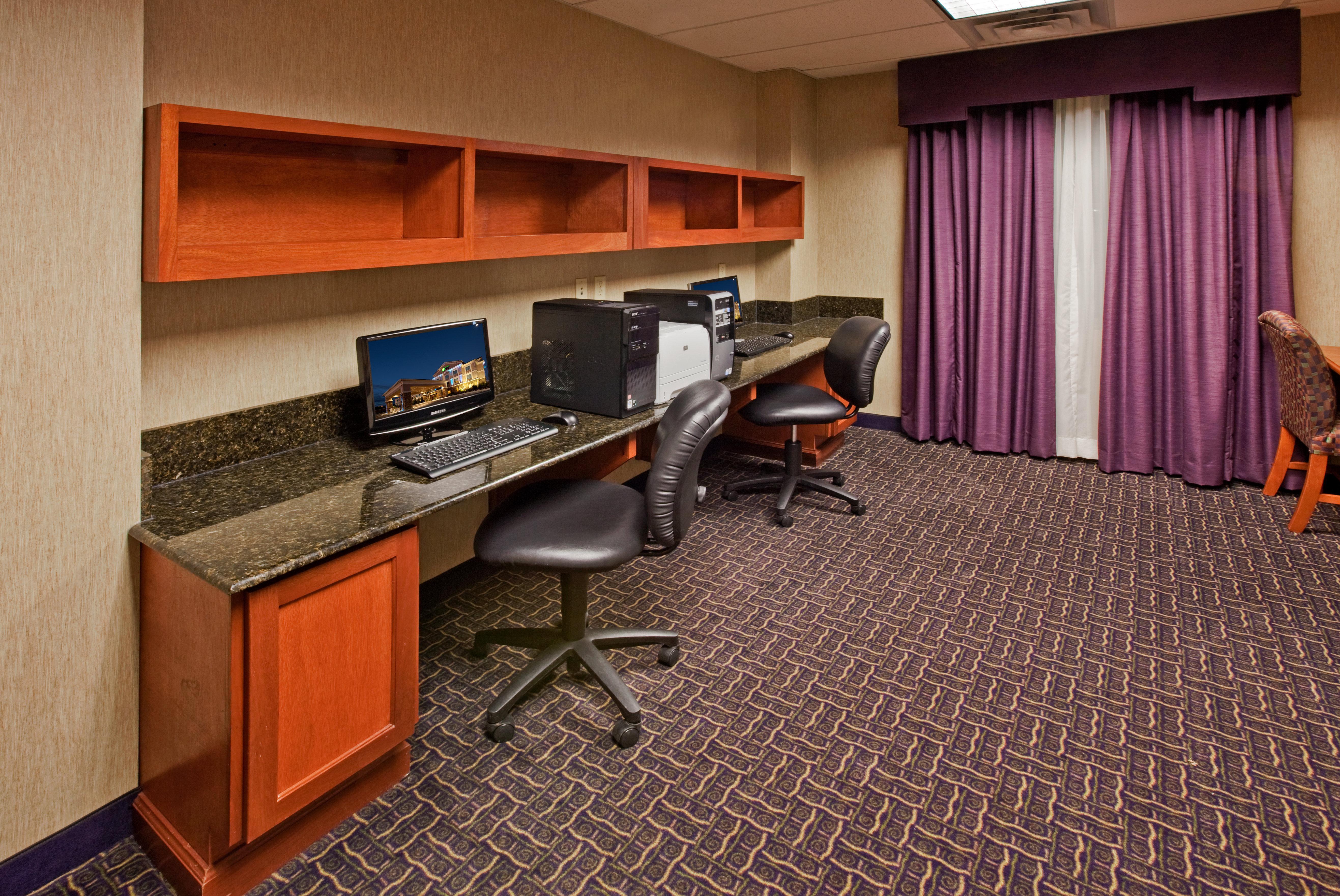 Holiday Inn Express Hotel And Suites Ada By Ihg Eksteriør bilde