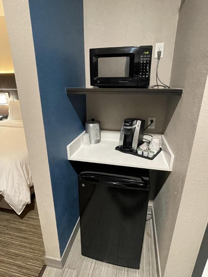 Holiday Inn Express Hotel And Suites Ada By Ihg Eksteriør bilde