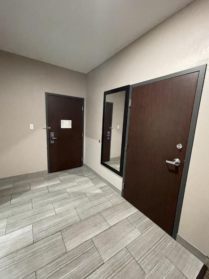 Holiday Inn Express Hotel And Suites Ada By Ihg Eksteriør bilde