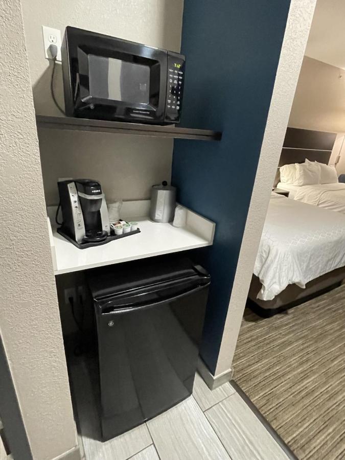Holiday Inn Express Hotel And Suites Ada By Ihg Eksteriør bilde
