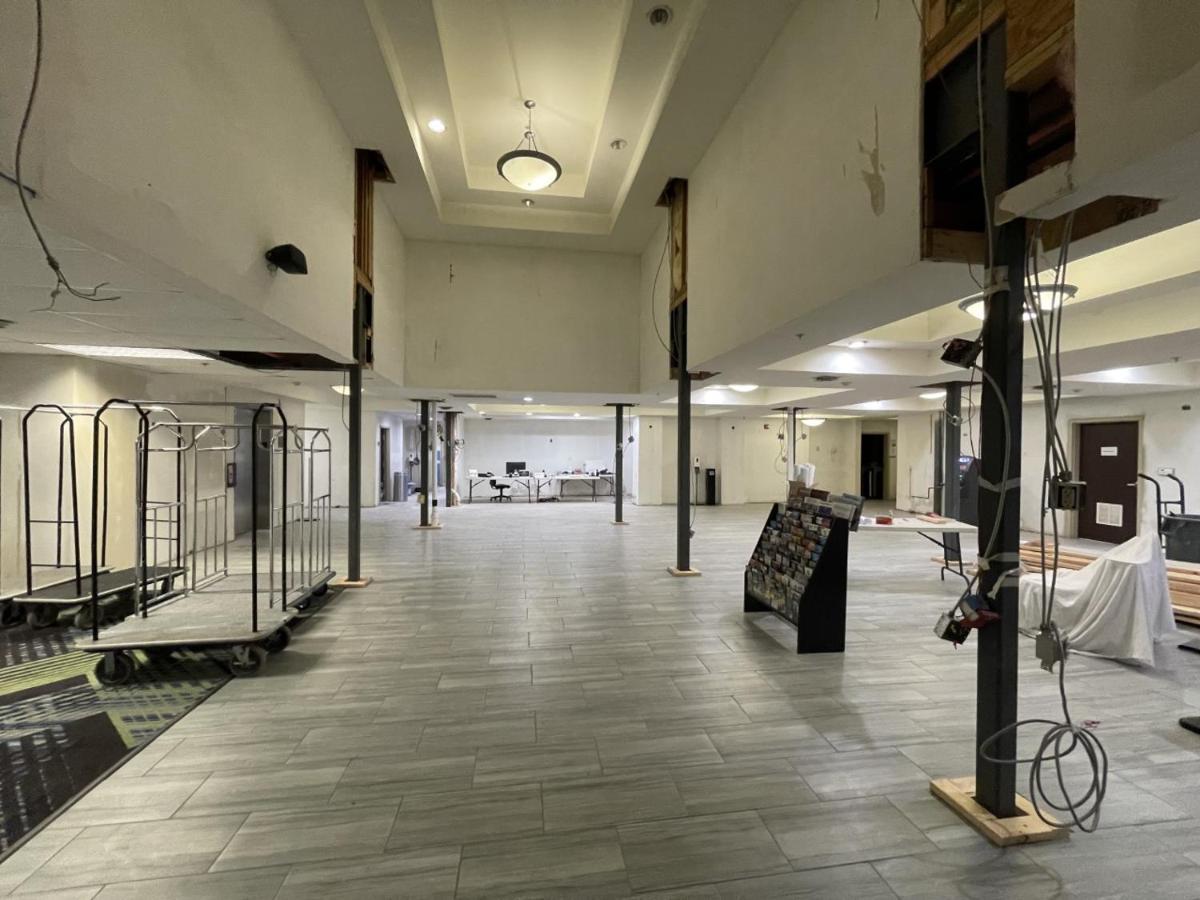 Holiday Inn Express Hotel And Suites Ada By Ihg Eksteriør bilde