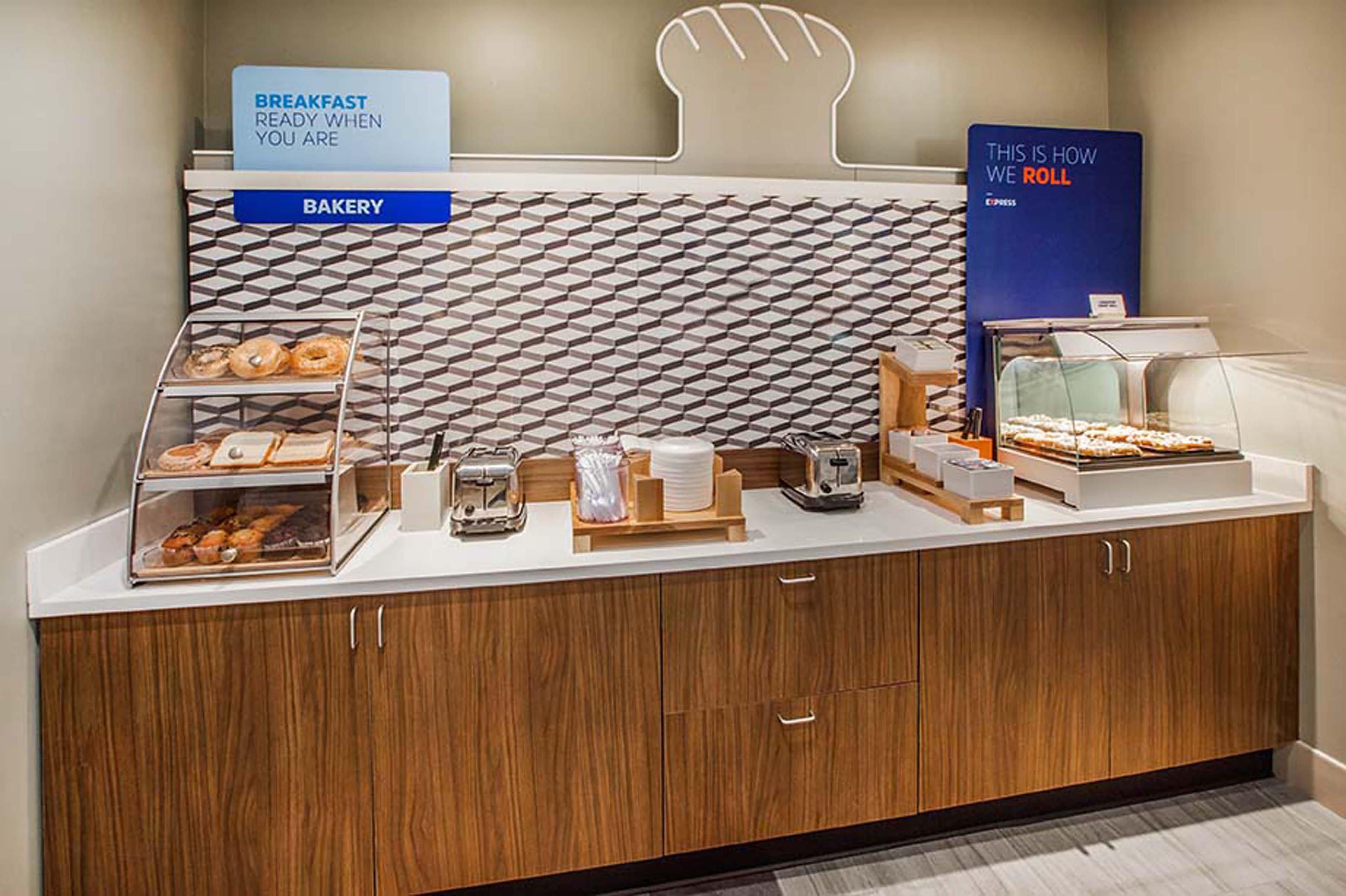 Holiday Inn Express Hotel And Suites Ada By Ihg Eksteriør bilde