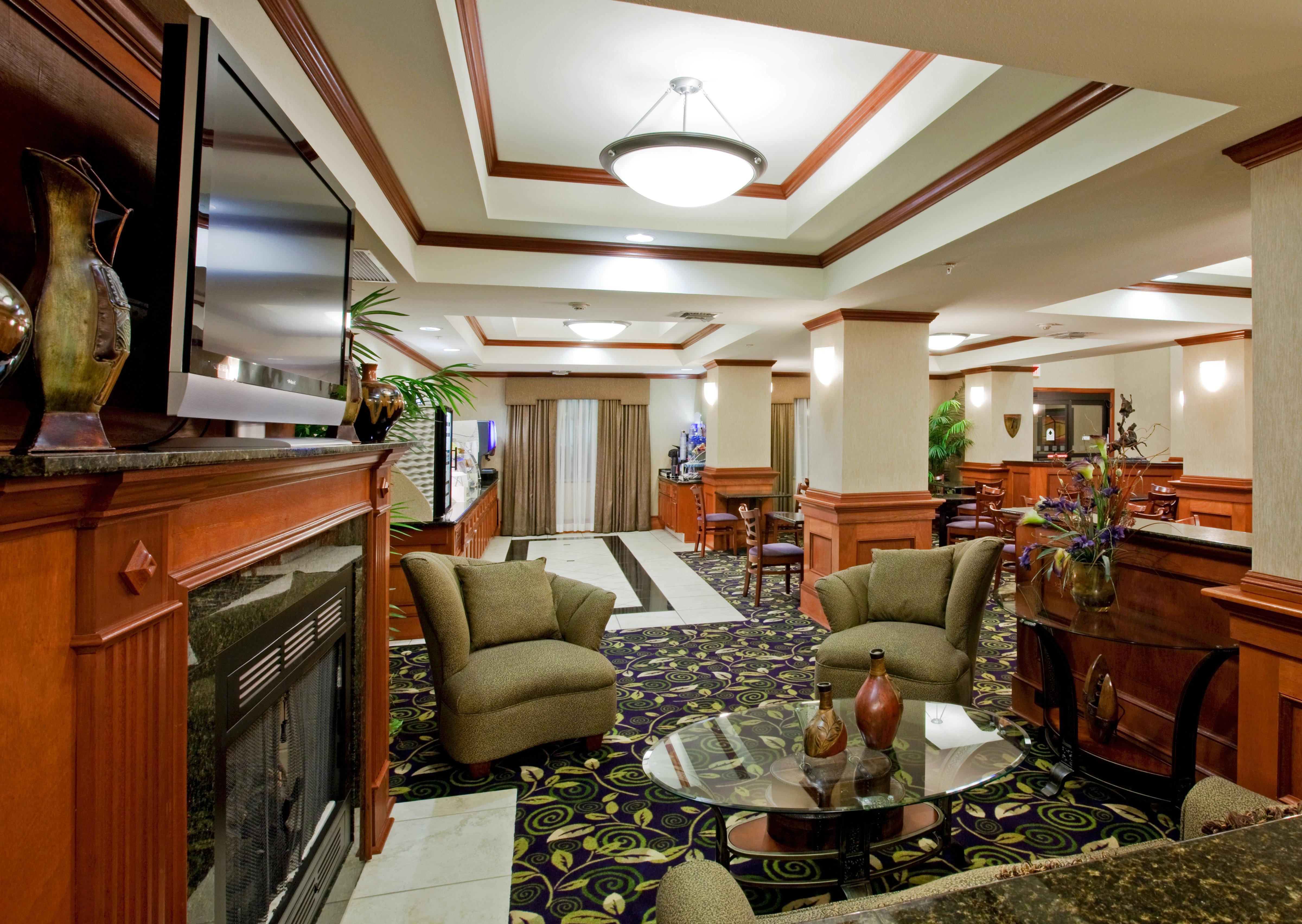 Holiday Inn Express Hotel And Suites Ada By Ihg Eksteriør bilde