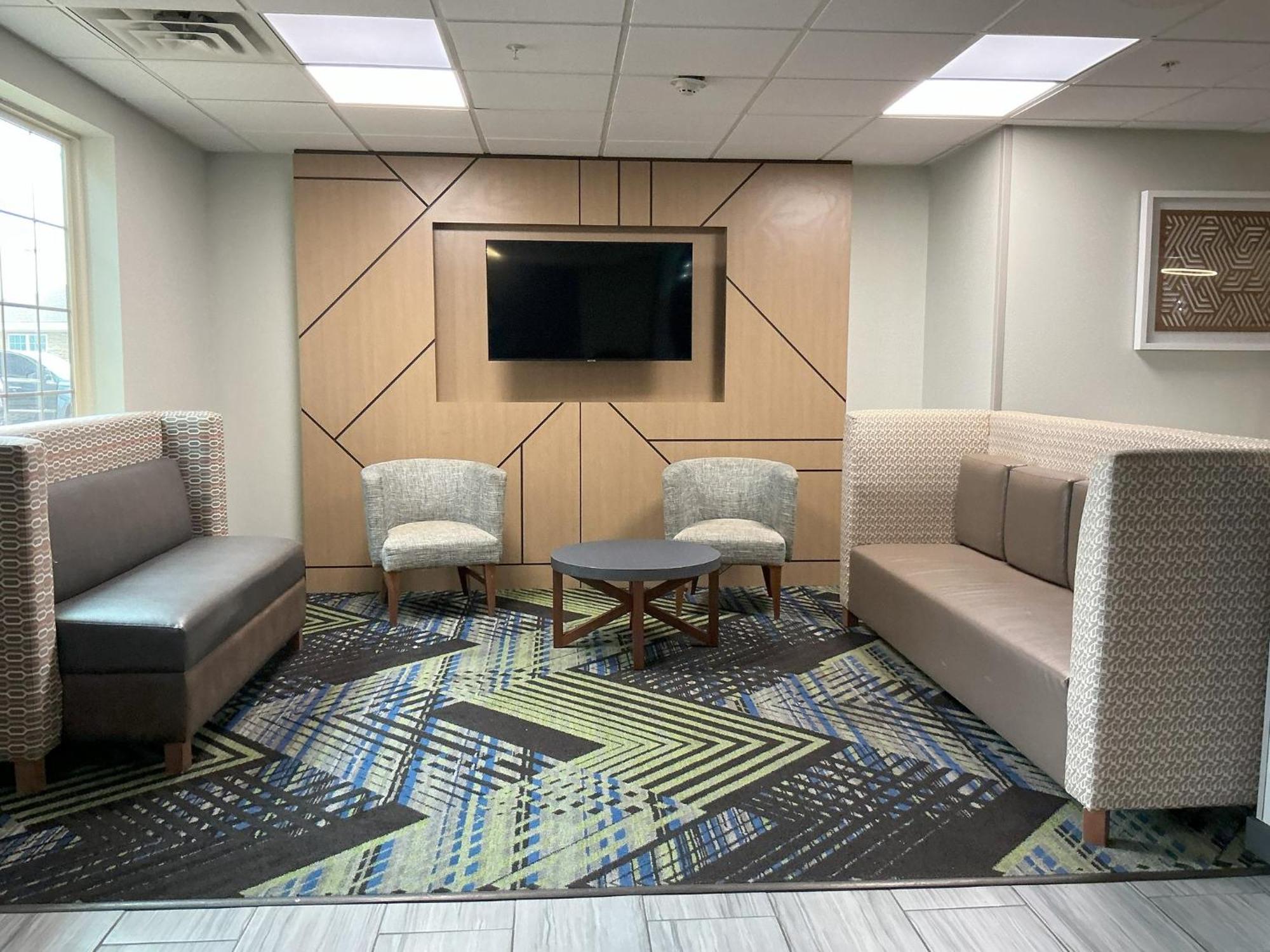 Holiday Inn Express Hotel And Suites Ada By Ihg Eksteriør bilde