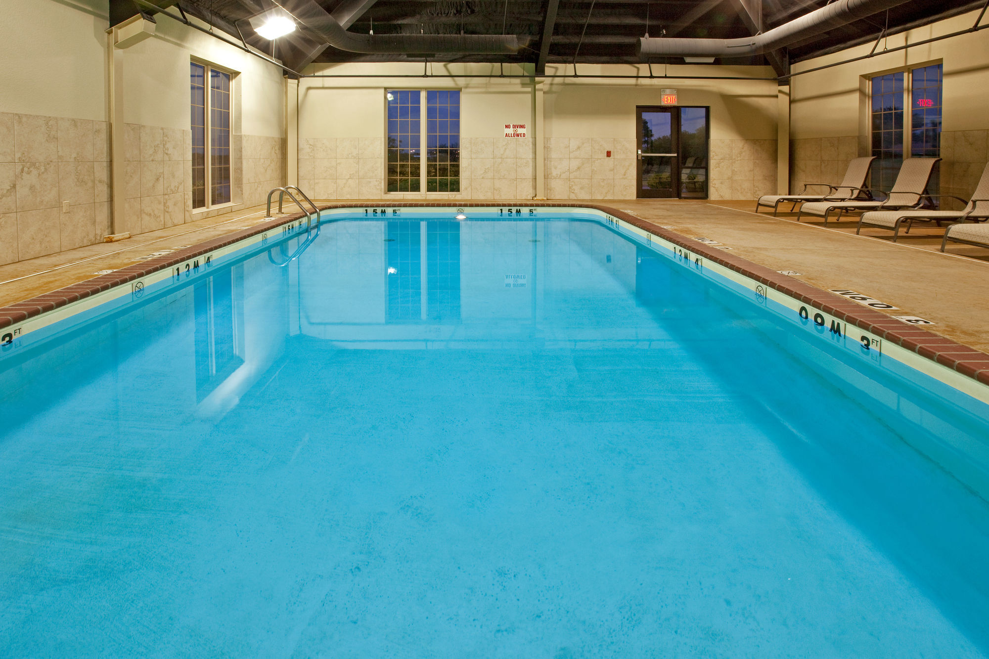 Holiday Inn Express Hotel And Suites Ada By Ihg Eksteriør bilde